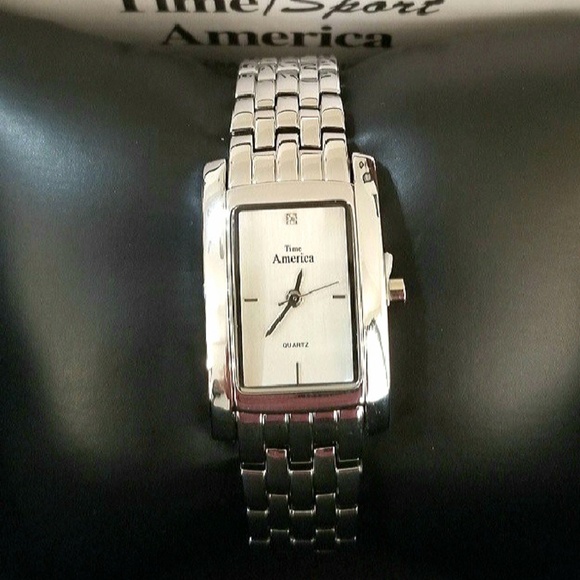 Time America Watch - Picture 1 of 5